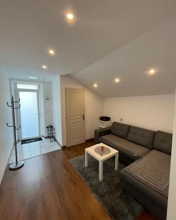Studio Privee Vesoul -Wifi,Tv,Clim,Parking Gratuit Экстерьер фото