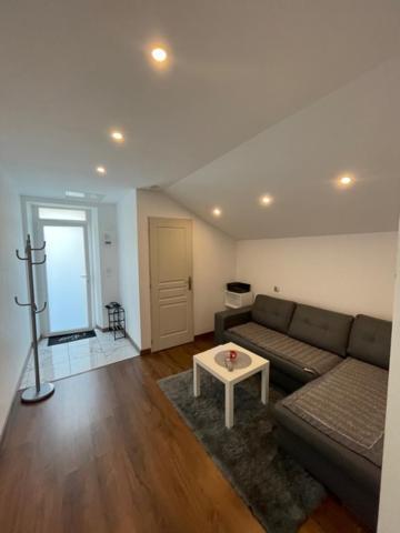 Studio Privee Vesoul -Wifi,Tv,Clim,Parking Gratuit Экстерьер фото